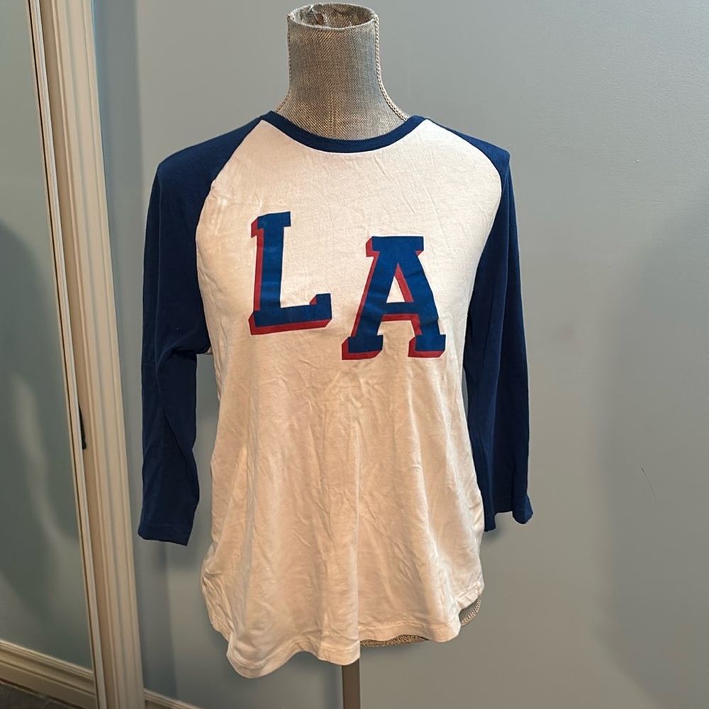 Old Navy women’s top, size medium.